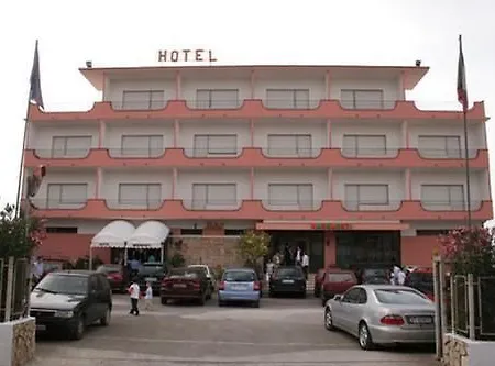 Отель Maremonti Вико-дель-Гаргано